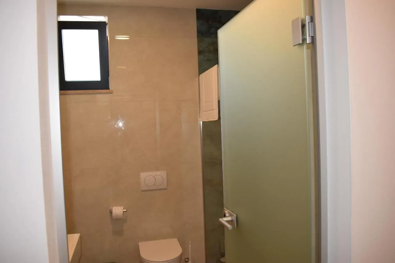 Maresole Beachfront Residence 포레치 크로아티아