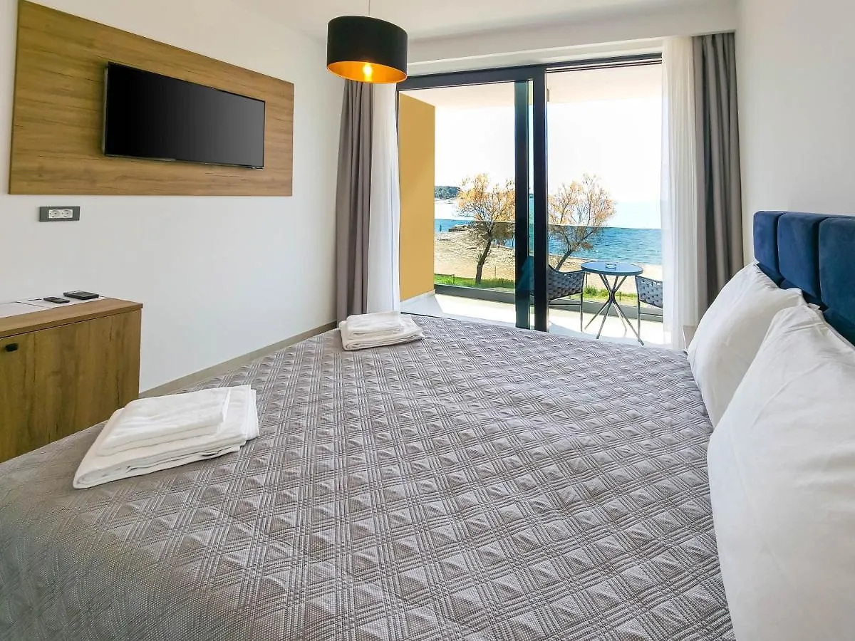 Maresole Beachfront Residence Poreč 0*,
