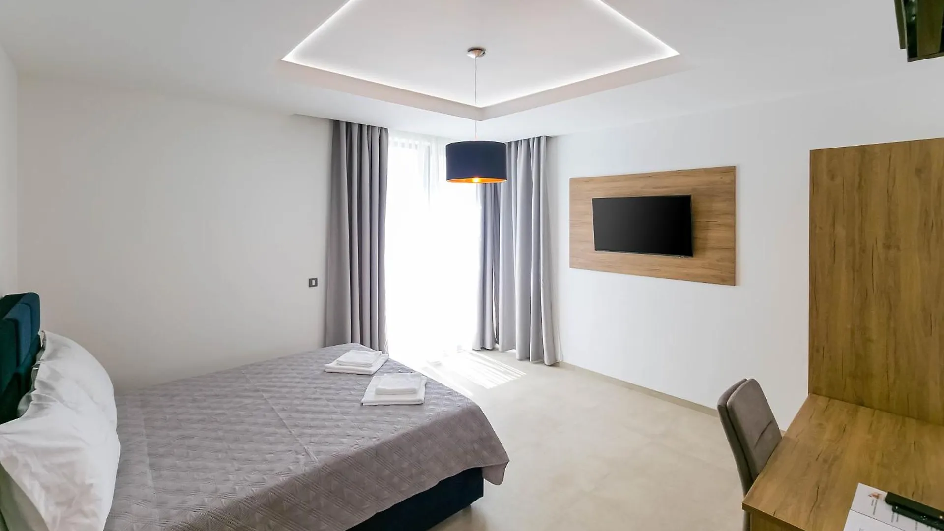 Maresole Beachfront Residence Πόρετς Κροατία