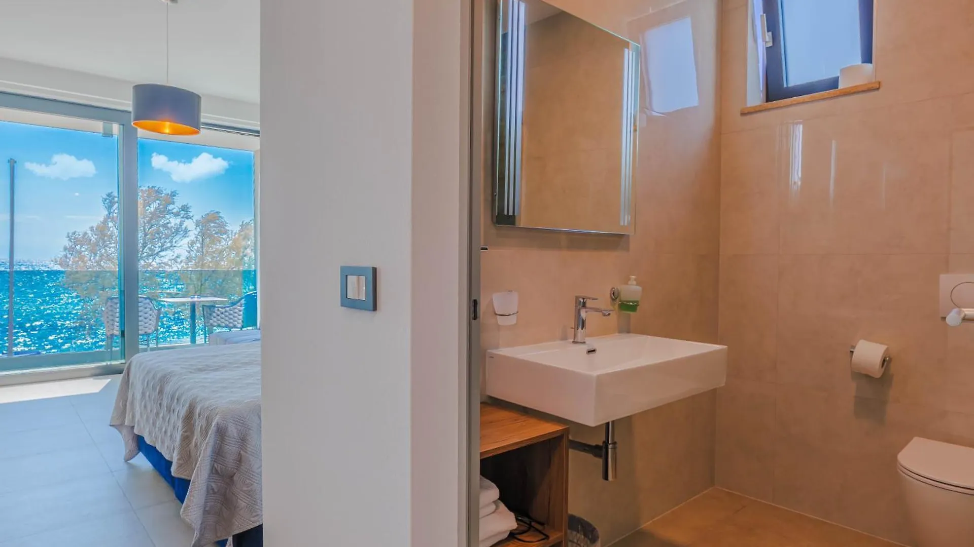 Maresole Beachfront Residence Porec Bed & Breakfast