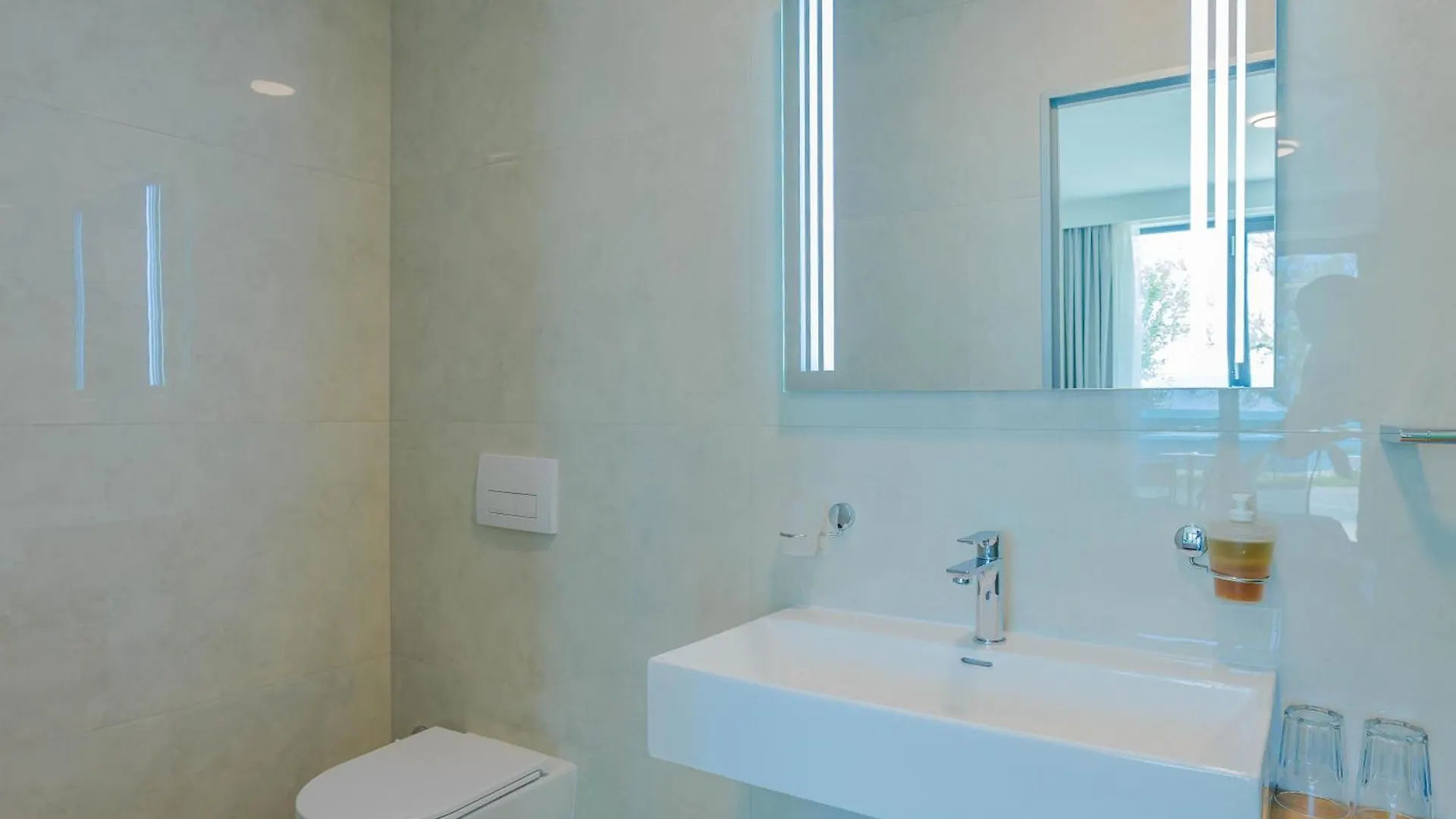 Maresole Beachfront Residence Πόρετς Κροατία