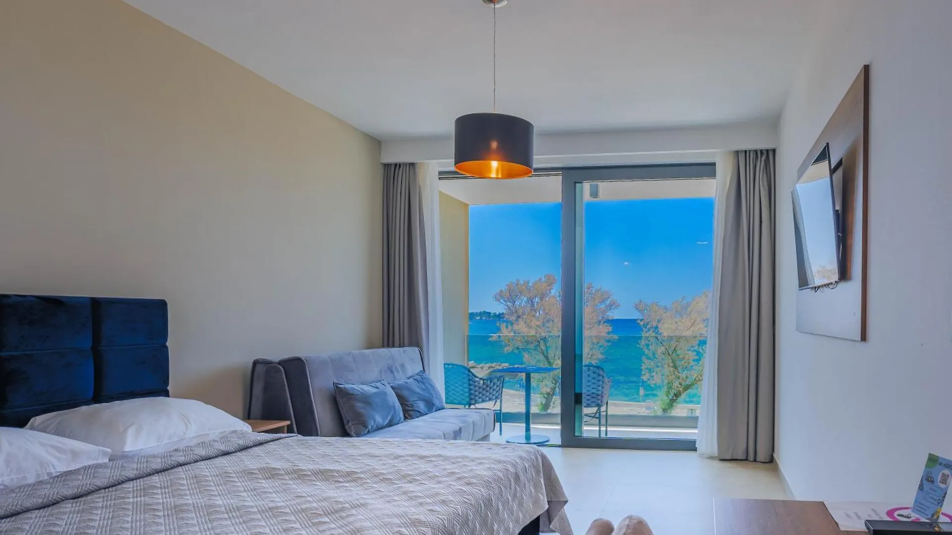 Maresole Beachfront Residence Πόρετς Bed and Breakfast